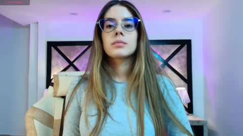 Mia online show from 02-16-26, 06:59