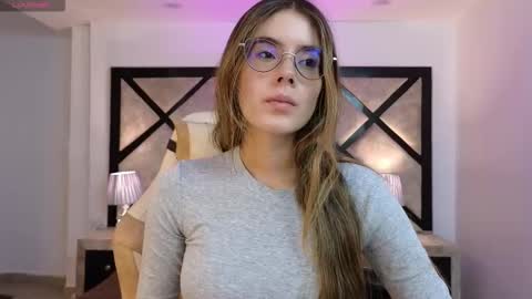 Mia online show from 03-02-26, 07:43