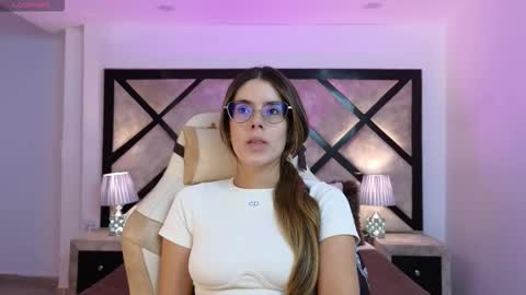 Mia online show from 03-03-26, 08:26