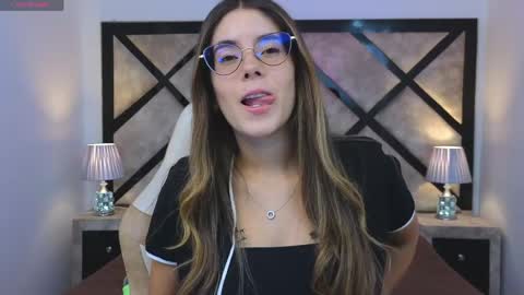 Mia online show from 05-11-26, 07:11