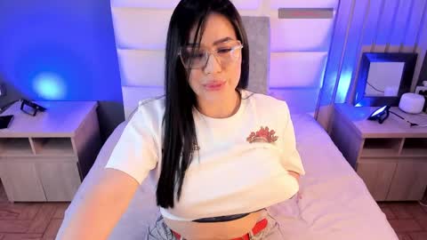 Mia online show from 04-06-26, 08:10