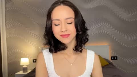 Snapshot of miasweetashoney chatting on 05-18-26, 07:58 Mia online show from 05-18-26, 07:58