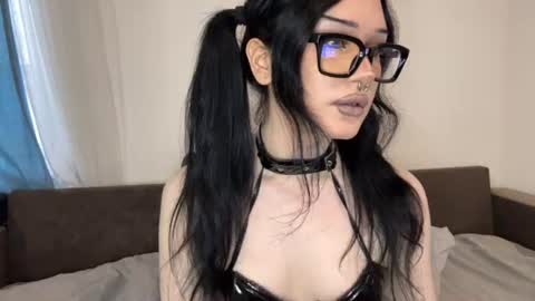 Mia online show from 06-29-26, 09:48