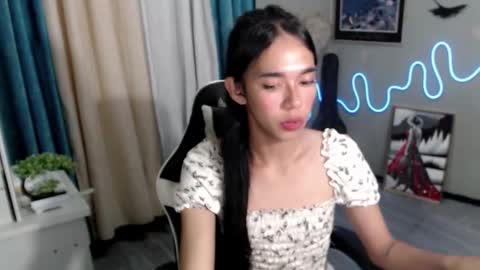 Mia online show from 02-02-25, 11:30