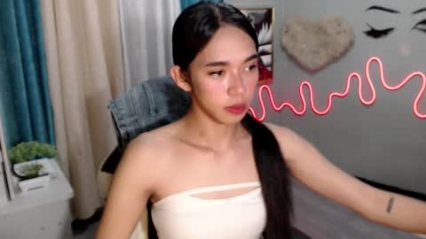 Mia online show from 02-13-25, 11:17