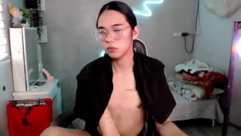 Mia online show from 03-04-26, 07:36