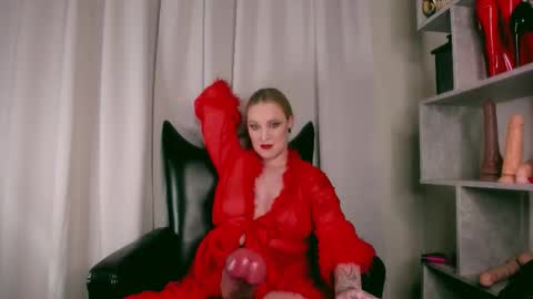 Lana online show from 11-11-25, 09:53