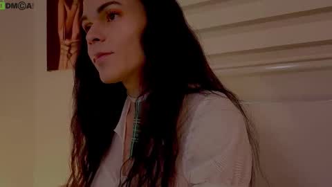 Mia online show from 11-10-25, 03:55