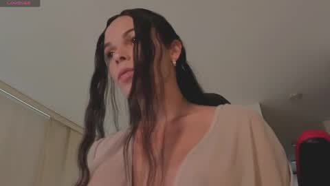 Mia online show from 04-10-26, 04:55