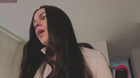 Mia online show from 04-22-26, 01:56