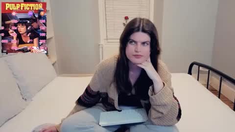 Snapshot of miawallace__ chatting on 05-12-26, 08:39 Mia online show from 05-12-26, 08:39