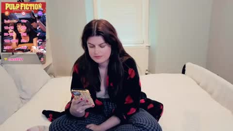 Snapshot of miawallace__ chatting on 06-18-26, 03:16 Mia online show from 06-18-26, 03:16