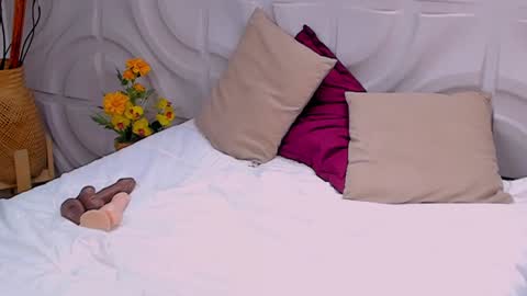 Snapshot of miawoderfull chatting on 01-12-25, 07:00 Mia online show from 01-12-25, 07:00