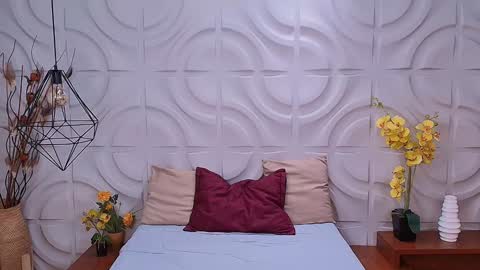 Snapshot of miawoderfull chatting on 01-25-25, 04:13 Mia online show from 01-25-25, 04:13