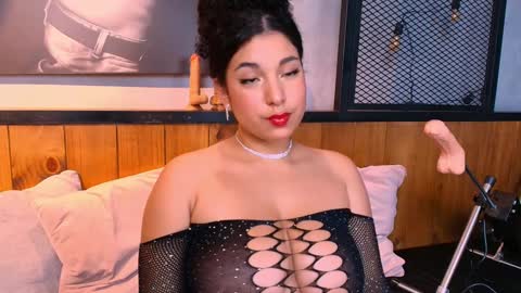 Snapshot of miawoderfull chatting on 01-31-25, 03:00 Mia online show from 01-31-25, 03:00