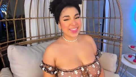 Snapshot of miawoderfull chatting on 02-19-25, 04:01 Mia online show from 02-19-25, 04:01