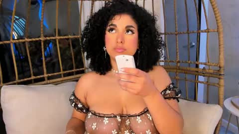 Snapshot of miawoderfull chatting on 02-21-25, 09:45 Mia online show from 02-21-25, 09:45