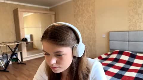 Snapshot of micademaline chatting on 07-26-26, 10:11 Mia online show from 07-26-26, 10:11