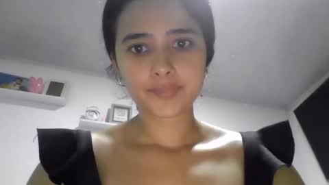 Snapshot of micaelamoreno18 chatting on 05-29-26, 05:00 micaelamoreno18 online show from 05-29-26, 05:00