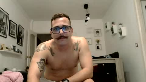 MILO MIAMI online show from 06-18-26, 01:06