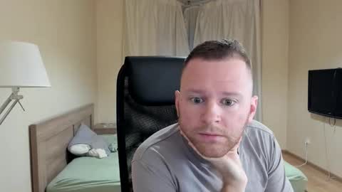 Snapshot of michael_birkin chatting on 10-12-25, 04:00 Michael Birkin online show from 10-12-25, 04:00