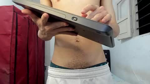 michael_david0528 online show from 06-04-26, 02:39