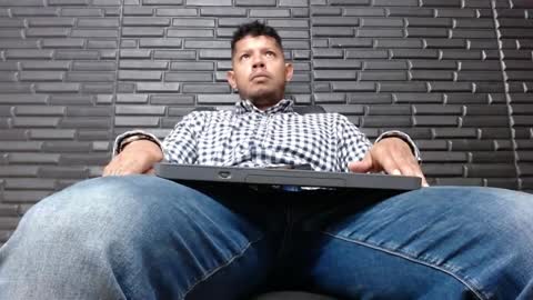 Michael Daviss online show from 01-08-25, 01:09