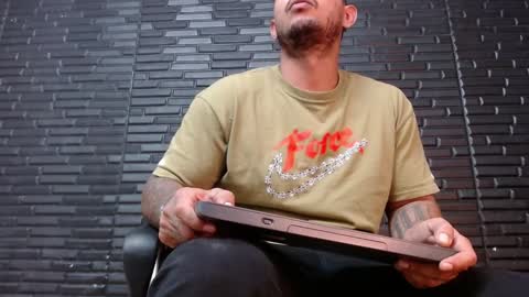 Michael Daviss online show from 01-18-25, 01:51