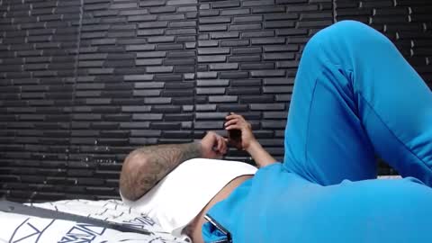 Michael Daviss online show from 02-26-25, 01:52