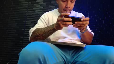 Michael Daviss online show from 03-10-25, 02:26