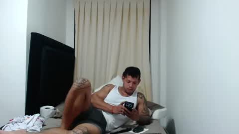 Snapshot of michael_daviss1 chatting on 06-12-26, 02:10 Michael Daviss online show from 06-12-26, 02:10