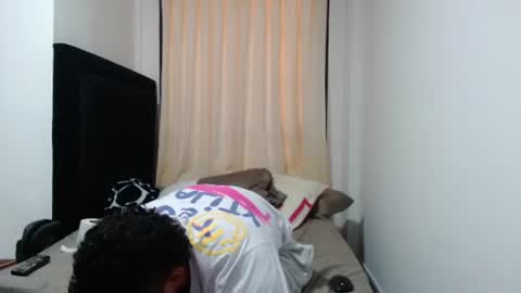 Snapshot of michael_daviss1 chatting on 06-14-26, 05:15 Michael Daviss online show from 06-14-26, 05:15