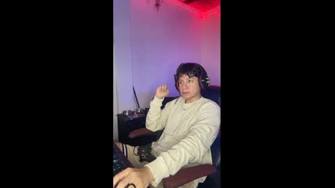 Snapshot of michael_kendall0 chatting on 01-24-25, 08:43 michael independent model  online show from 01-24-25, 08:43