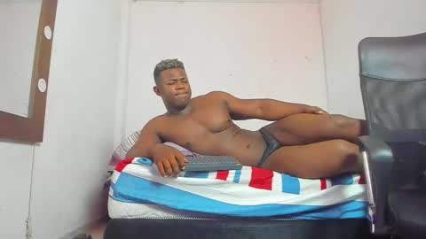 Snapshot of michael_smitht chatting on 12-13-25, 09:09 Michael online show from 12-13-25, 09:09