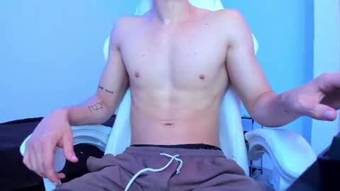 Snapshot of michael_twink18 chatting on 07-20-26, 03:32 Michael online show from 07-20-26, 03:32