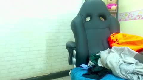 Snapshot of michael_twuis chatting on 01-12-25, 08:36 I AM MICHAEL online show from 01-12-25, 08:36