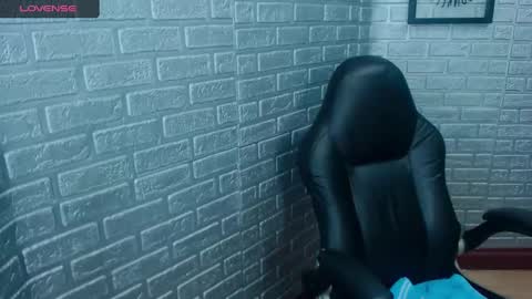 Snapshot of michael_twuis chatting on 10-06-25, 06:38 I AM MICHAEL online show from 10-06-25, 06:38