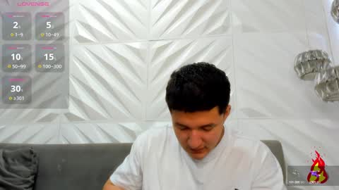 MichaelConnor  online show from 12-26-24, 11:54