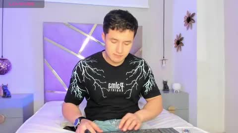 MichaelConnor  online show from 02-04-25, 12:22