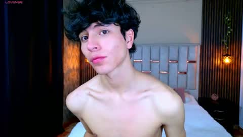 MICHAELL online show from 05-25-26, 12:44