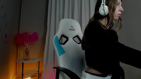 michele_mack online show from 12-09-24, 02:45