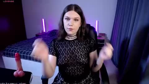 Snapshot of micheledoll chatting on 06-15-26, 08:00 MicheleDoll online show from 06-15-26, 08:00