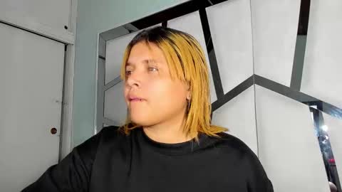 michell_hott1 online show from 03-08-26, 03:10