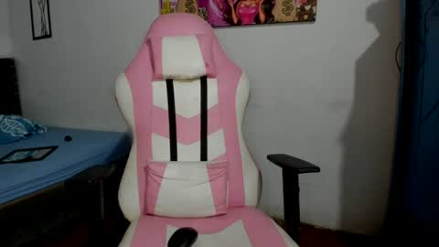 michell_smiths online show from 06-28-26, 06:08