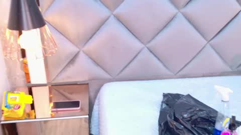 Snapshot of michell_starrr chatting on 05-26-26, 03:02 michell_starrr online show from 05-26-26, 03:02