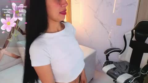 Snapshot of michell_tp chatting on 05-25-26, 01:17 Michell online show from 05-25-26, 01:17