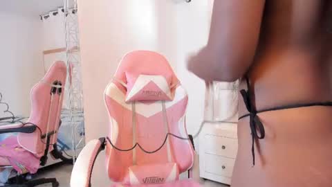 michelleblair1 online show from 06-10-26, 01:21