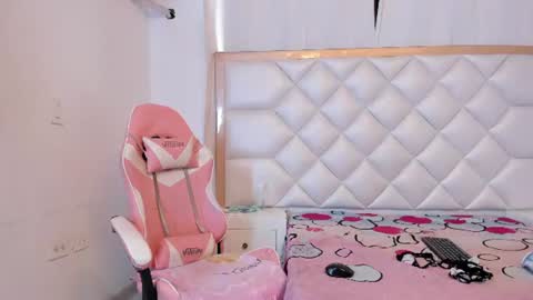 Snapshot of michelleblair1 chatting on 07-03-26, 12:33 michelleblair1 online show from 07-03-26, 12:33