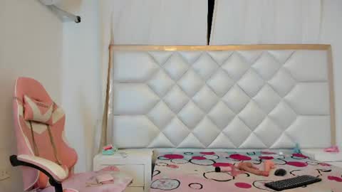 Snapshot of michelleblair1 chatting on 07-23-26, 01:09 michelleblair1 online show from 07-23-26, 01:09