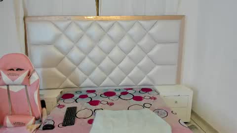 Snapshot of michelleblair1 chatting on 07-27-26, 01:07 michelleblair1 online show from 07-27-26, 01:07